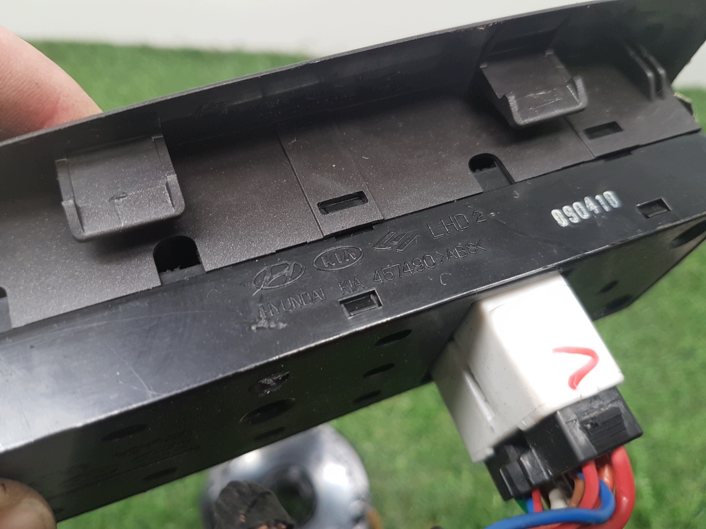 control panel of the window driver´s KIA MAGNETIS II 93570-2G750X0