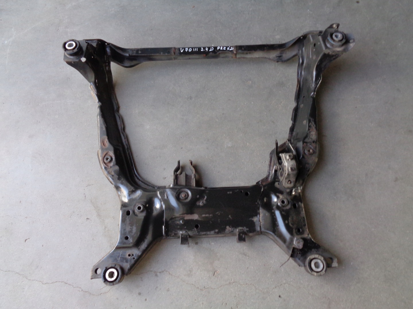 axle beam front VOLVO V70 III S80 II 2.4 D