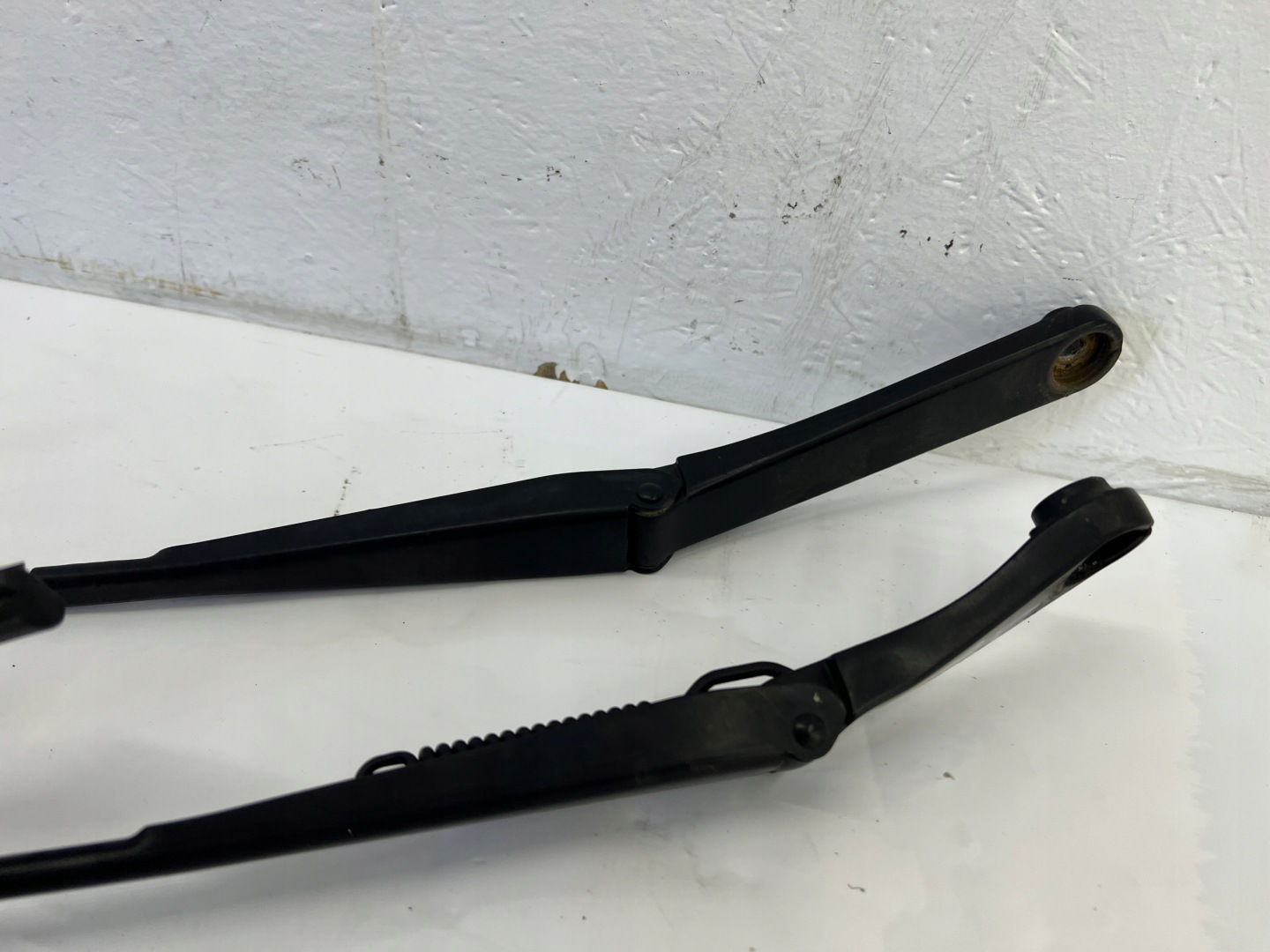 wiper arms front 8K1955407 8K1955408 - AUDI A4 B8 07-15 EU