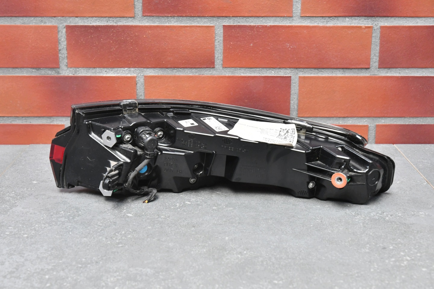 light left rear part rear BMW 7 G70 5A3CD37 SHADOW LINE