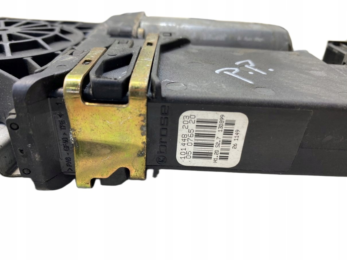 window regulator right front SKODA OCTAVIA and 0130821730