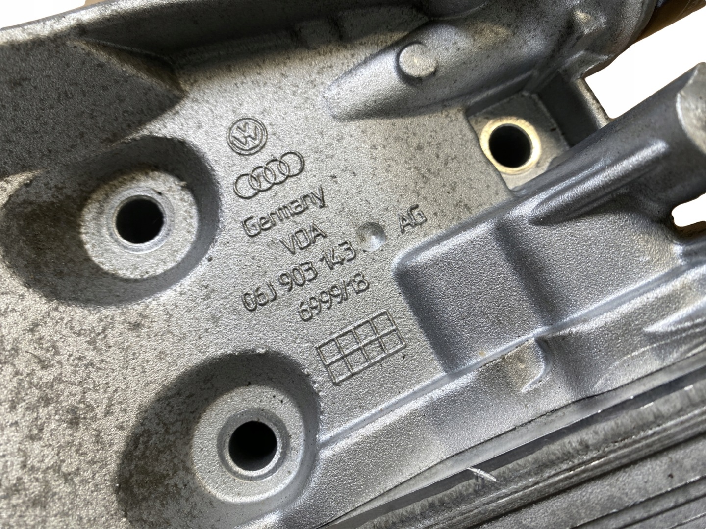 AUDI VW 2.0TFSI držač filtera držač alternatora