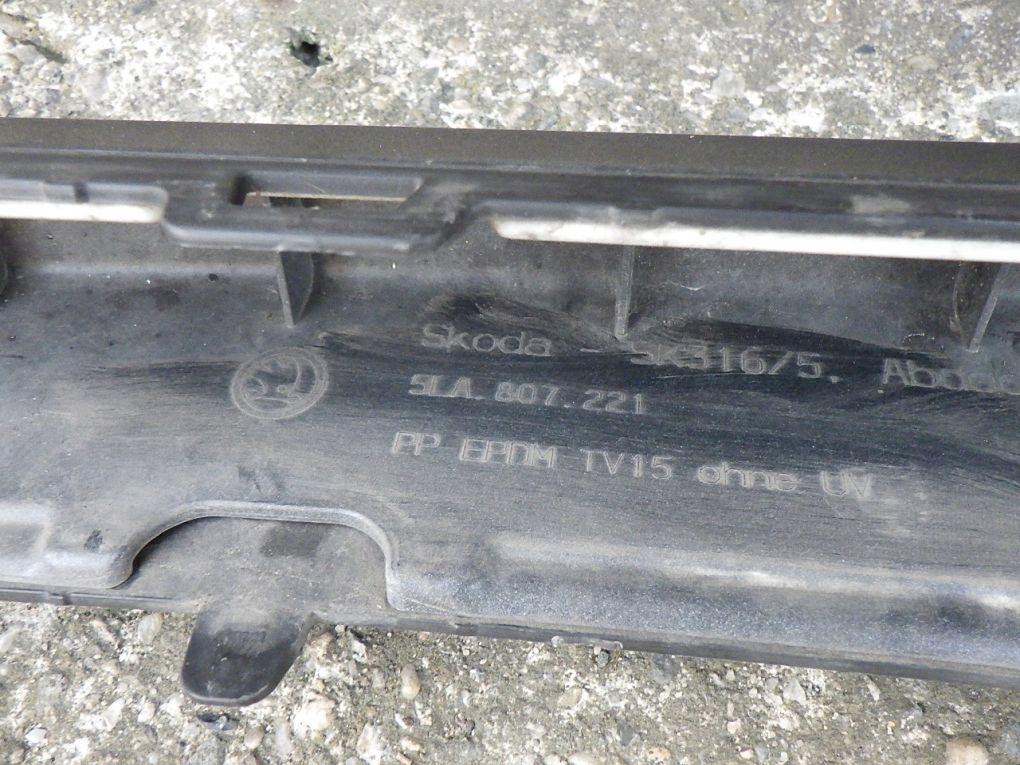 SKODA ENYAQ 5LA 21- Frontstoßstange