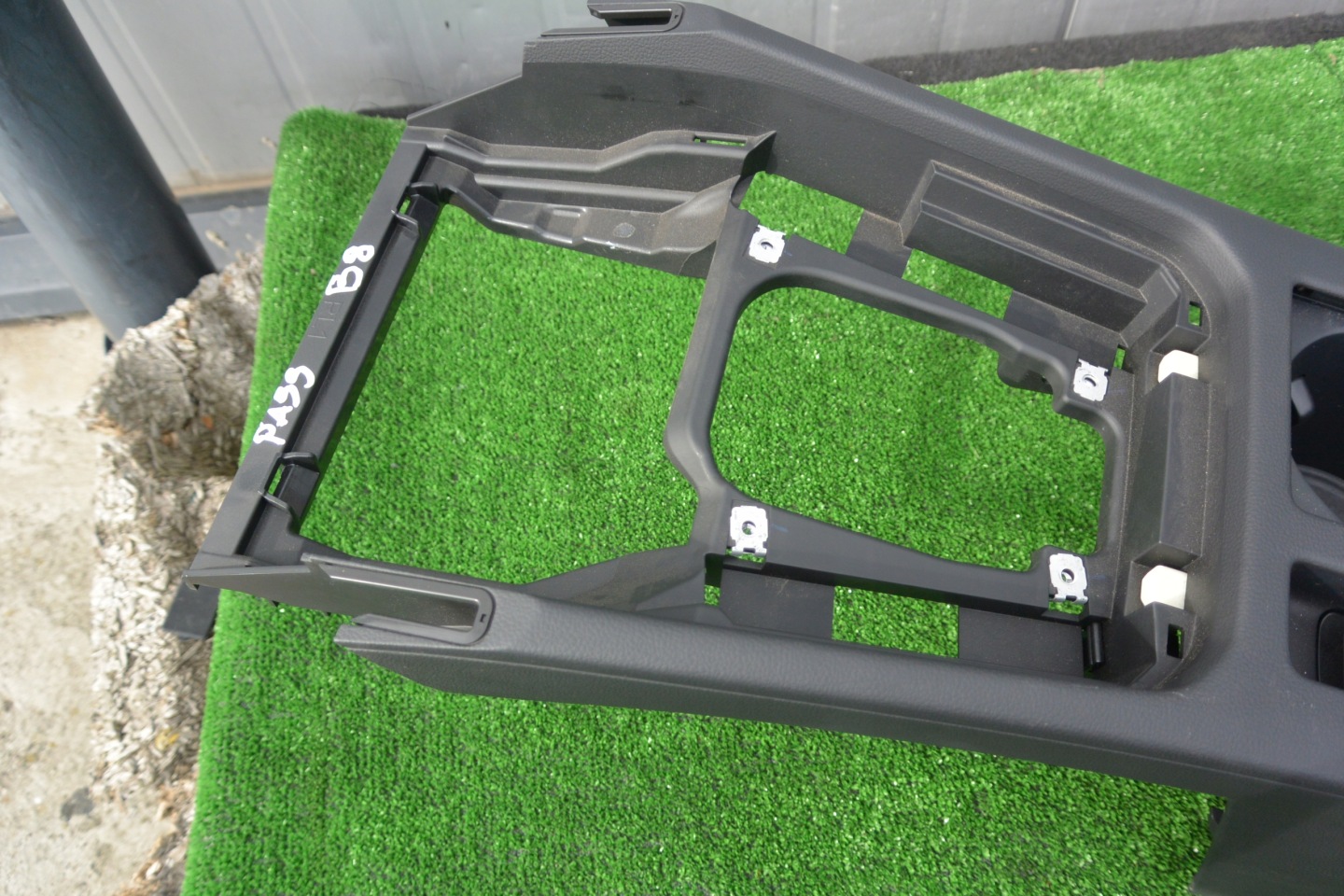 TUNEL central armrest grid air conditioning devices black VW ARTEON PASSAT B8 leather
