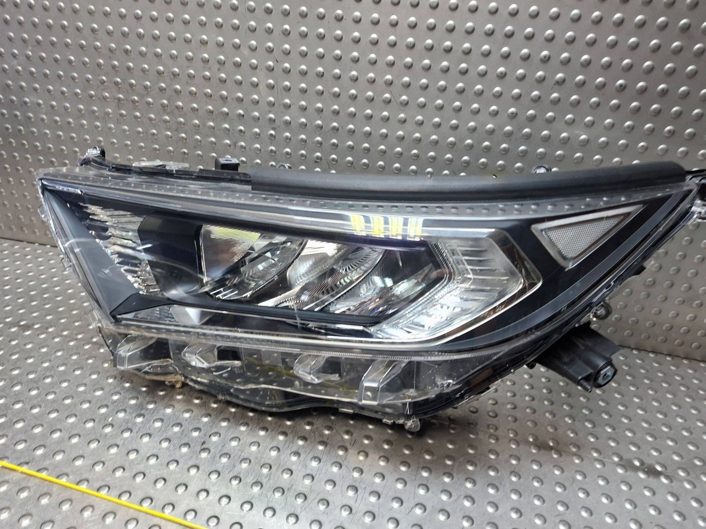 light FULL LED front left TOYOTA RAV 4 19-22 EU