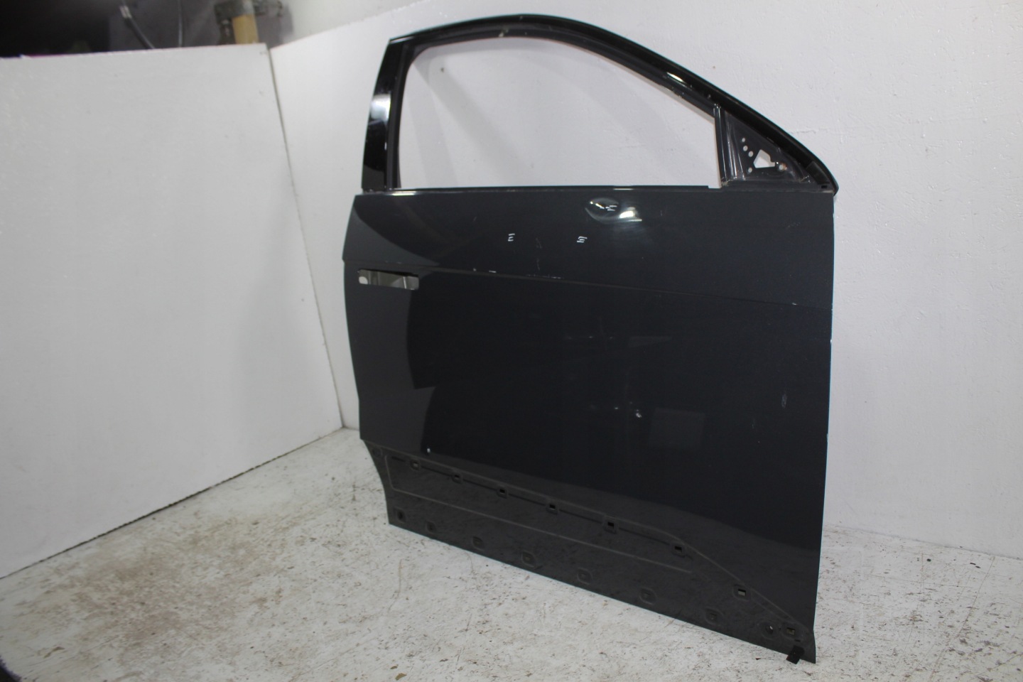 Hyundai Ioniq V 5 door right front front
