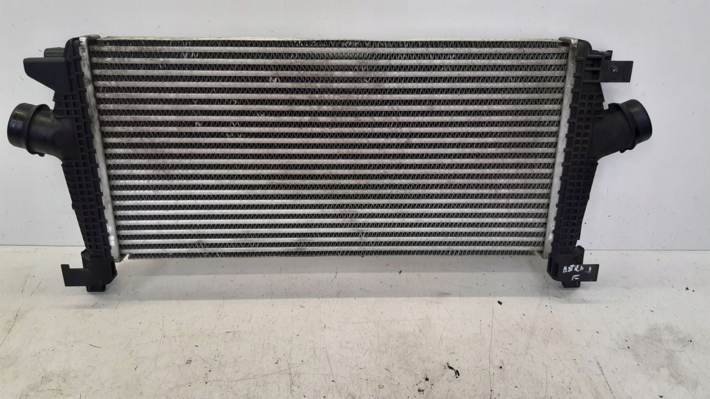 Intercooler Kühler luft Opel Astra J kombi 1,4T
