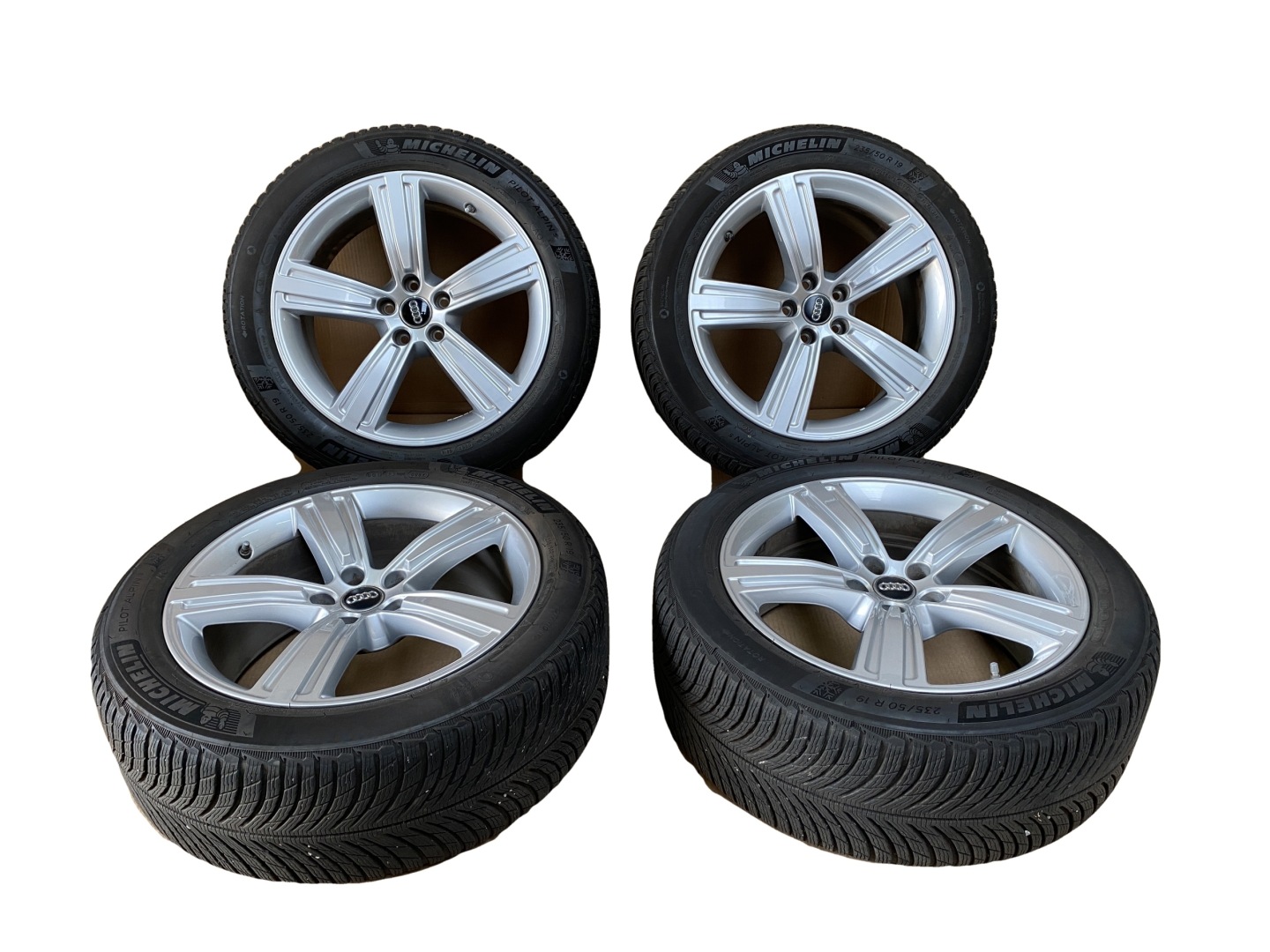 AUDI A8 4N D5 wheels discs 235/50R19 ZIMA