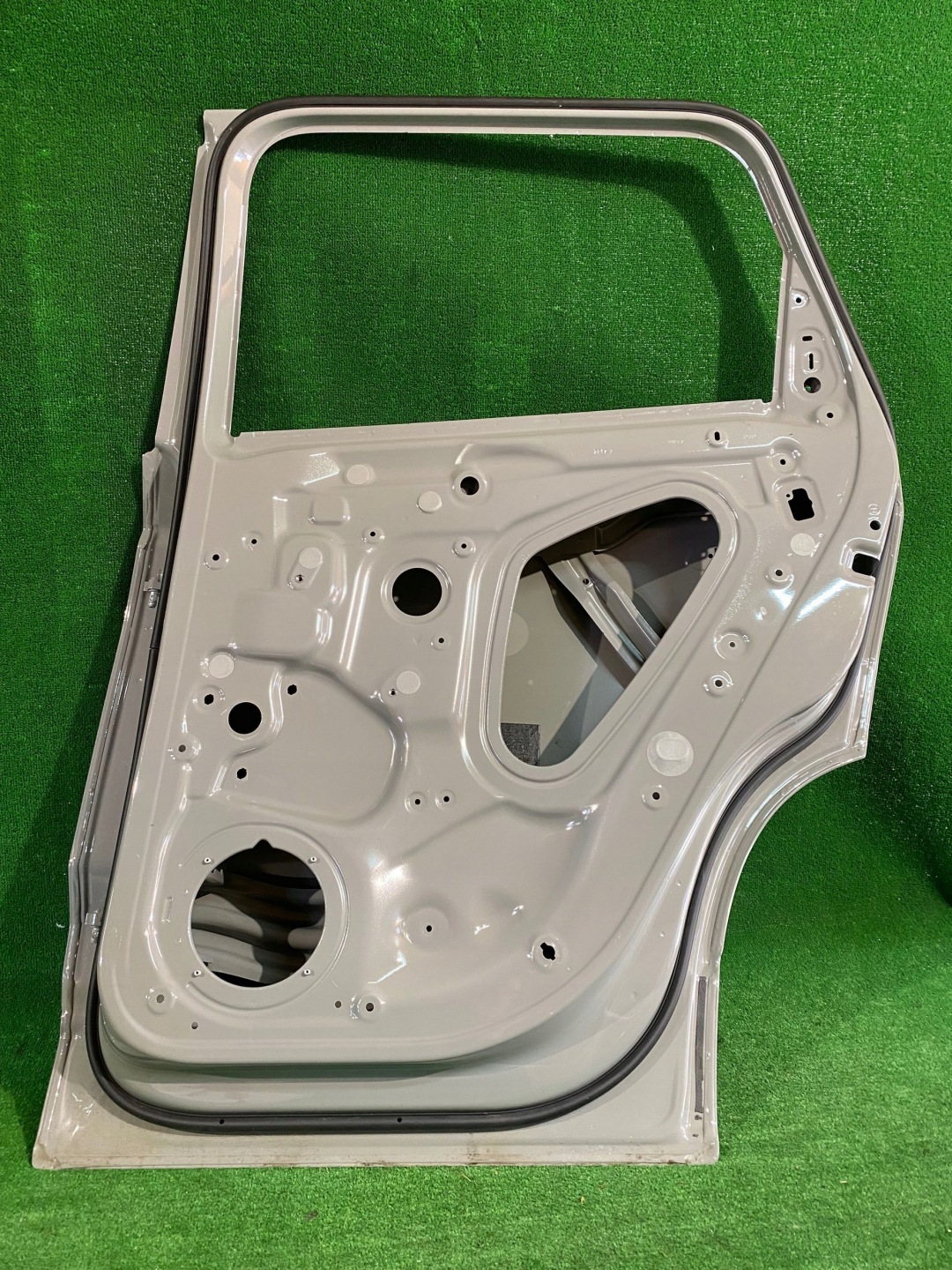 door rear. right right rear part SEAT ATECA 16