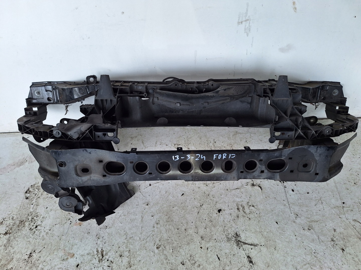 FORD FOCUS MK3 11-14 support panel for radiators