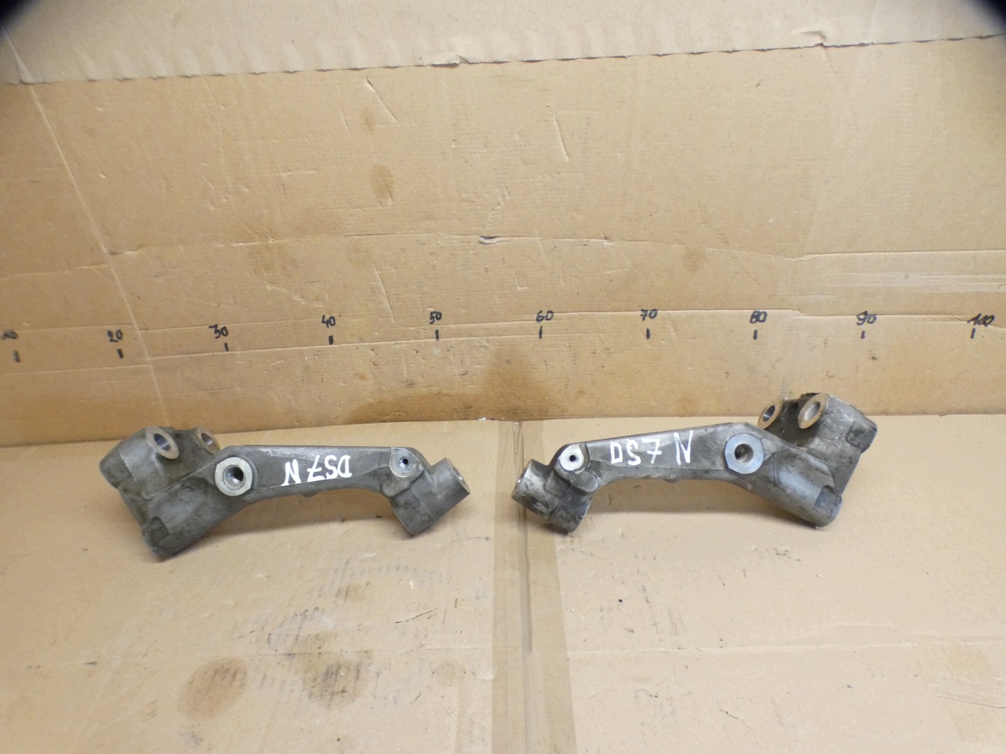 left right holder SANEK PRZEDNICH CITROEN DS7 CROSSBACK