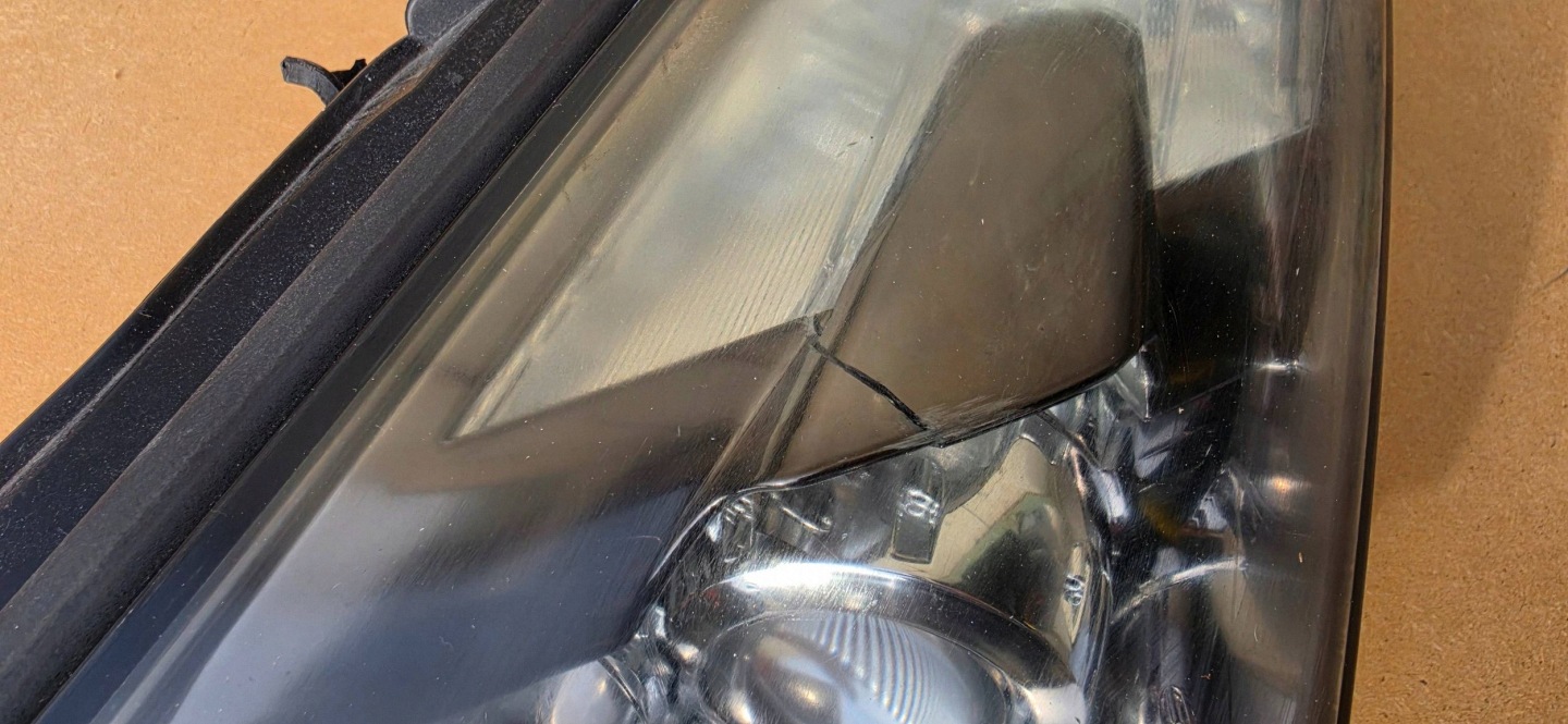 Nissan GT-R 10063954 Reflektor light front left xenon