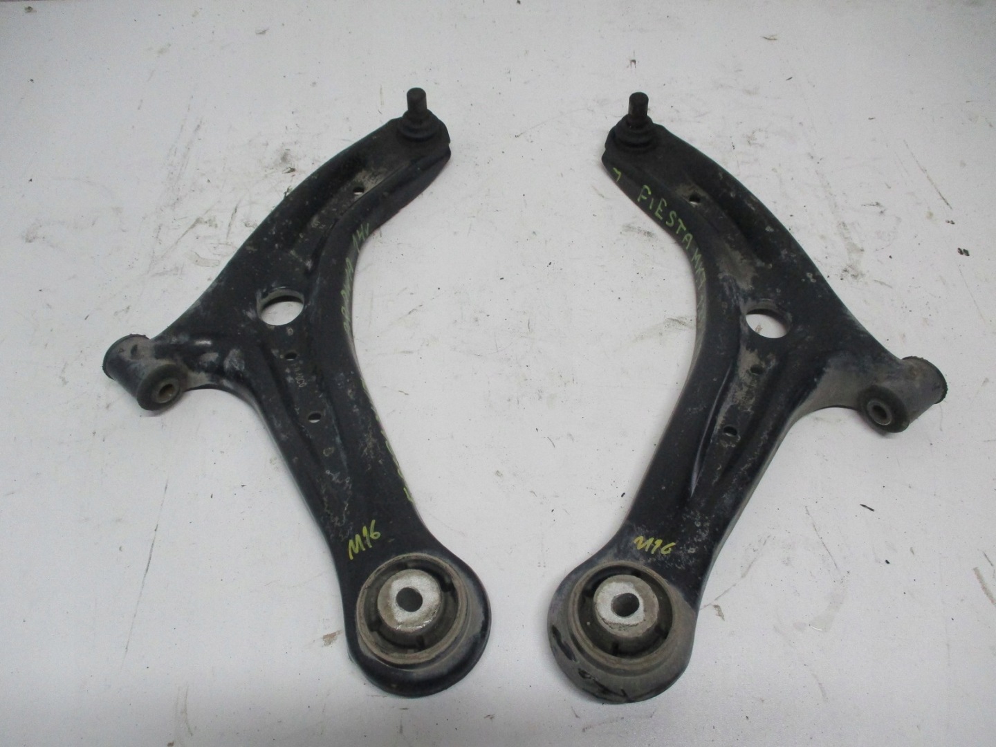arm FORD FIESTA MK7 front