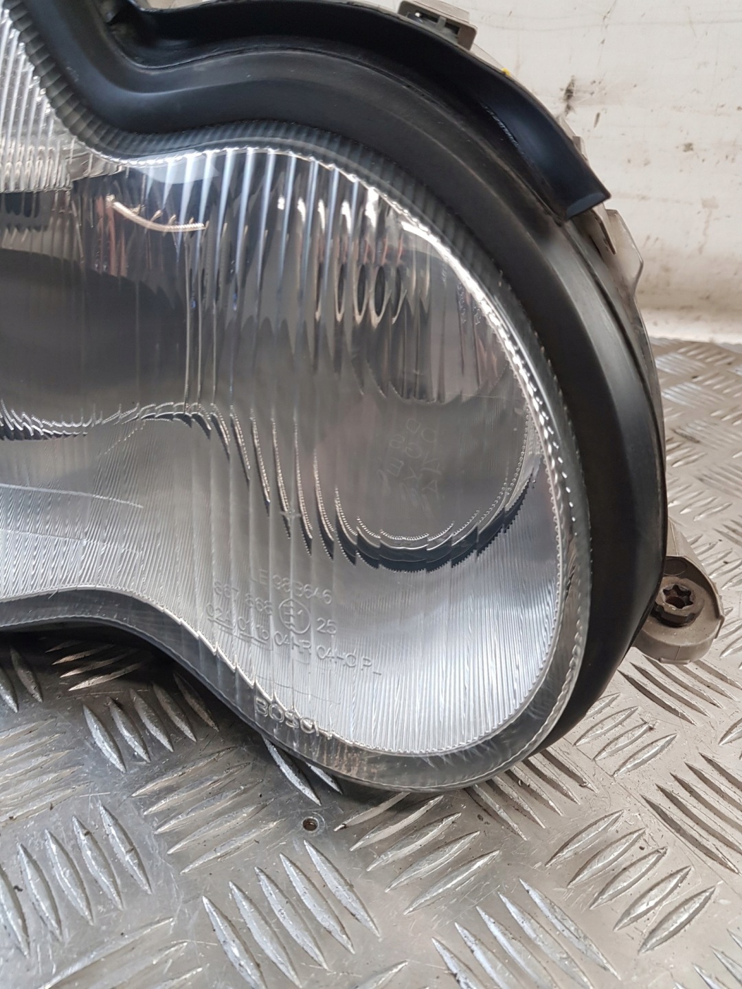 light right front A2038200261 MERCEDES C-KLASA W203 03R