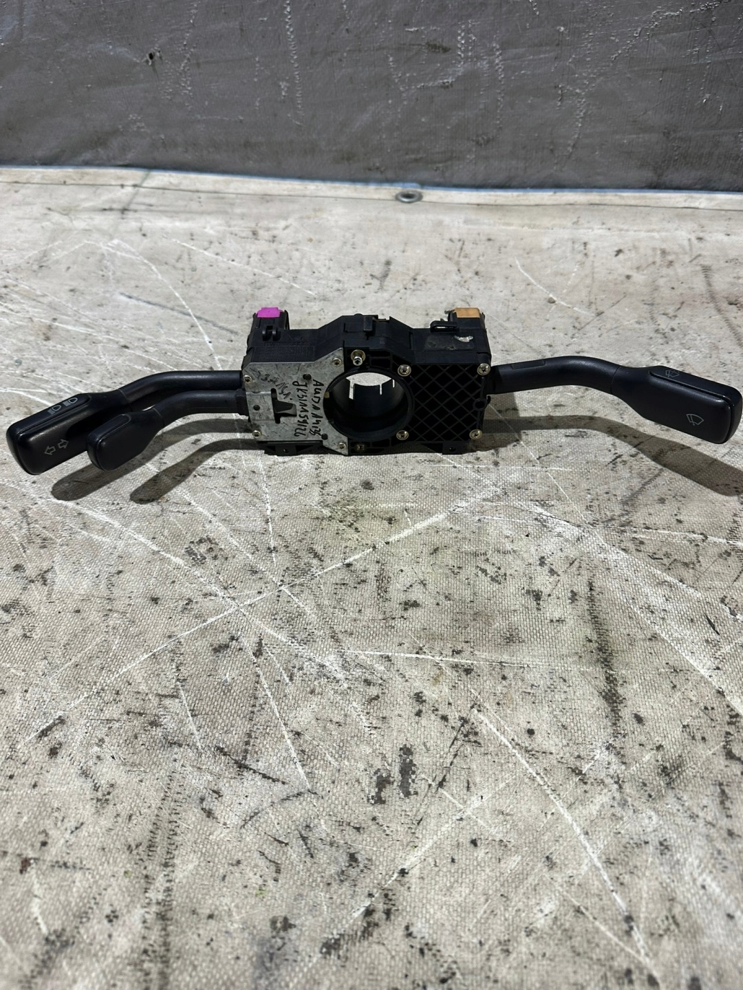 rucice volana AUDI A4 B5 4D0953513