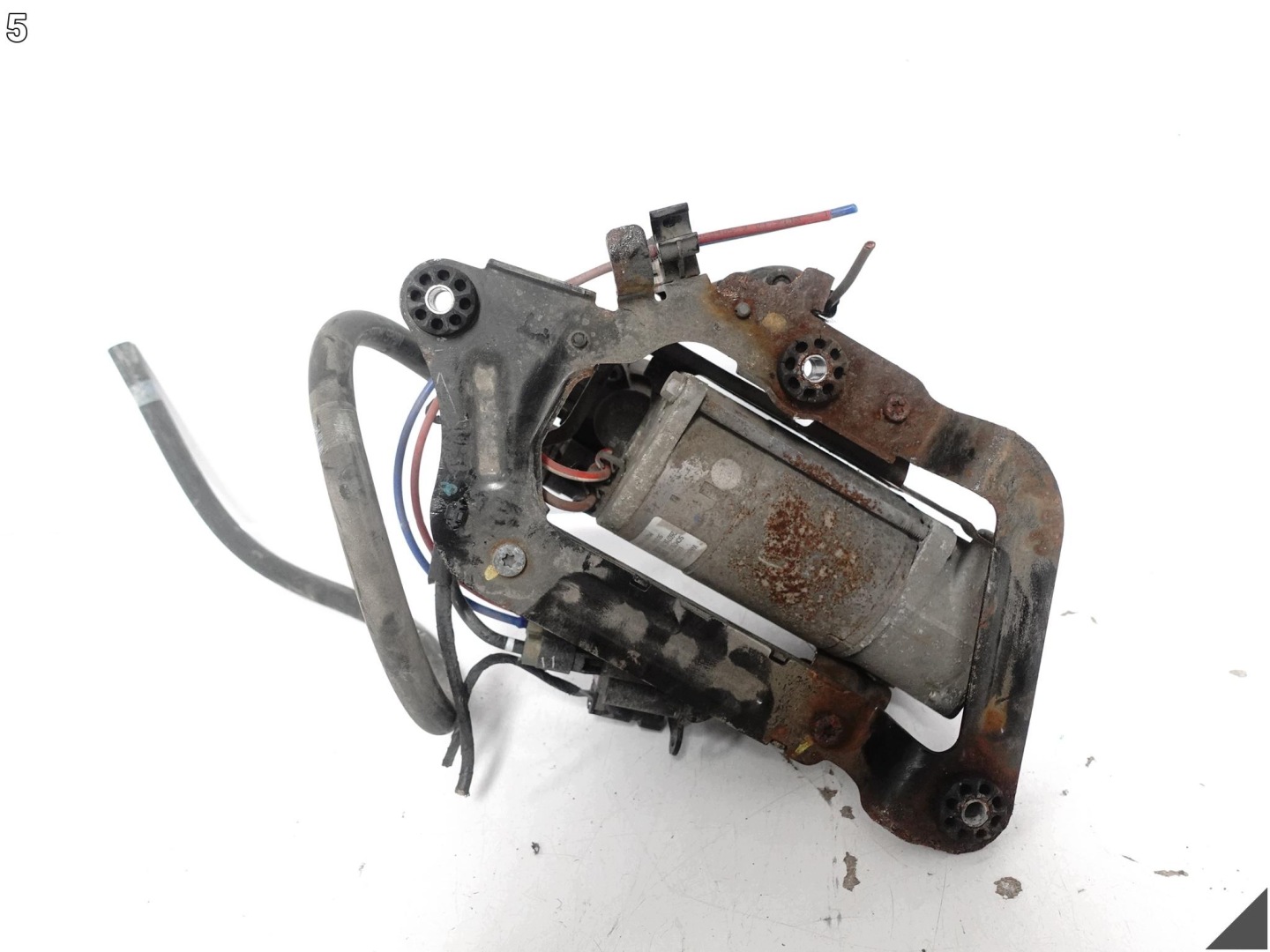 BMW 5 G31 17- compressor; springing PNEUMATYCZNEGO WABCO 2790892
