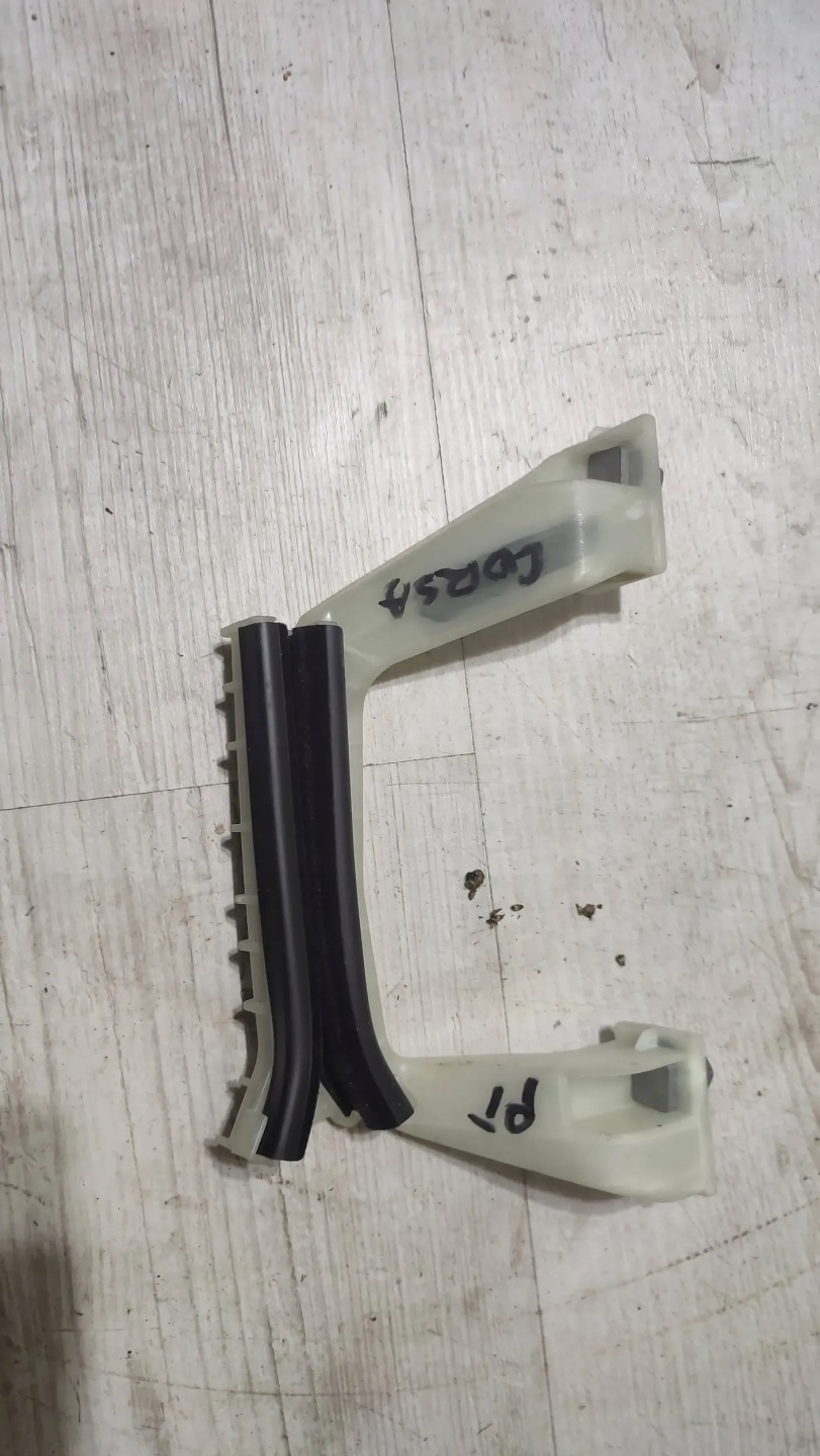 Opel Corsa F 1.2 22r. rear part side right support windows door