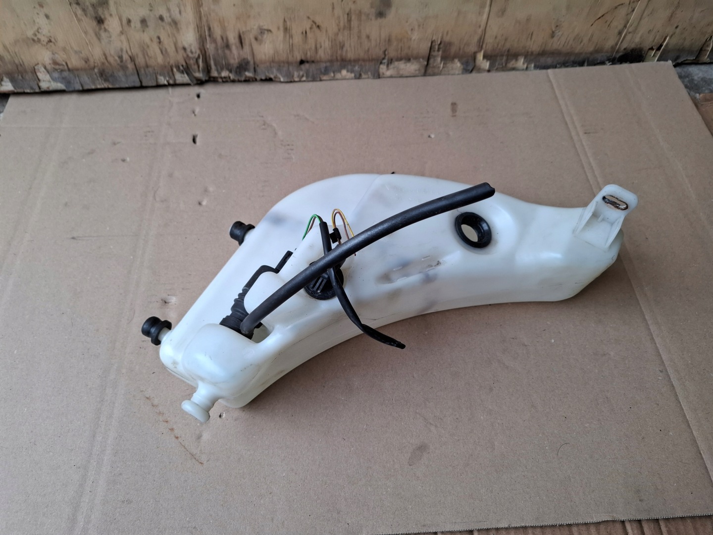 washer fluid tank Porsche Boxster 986