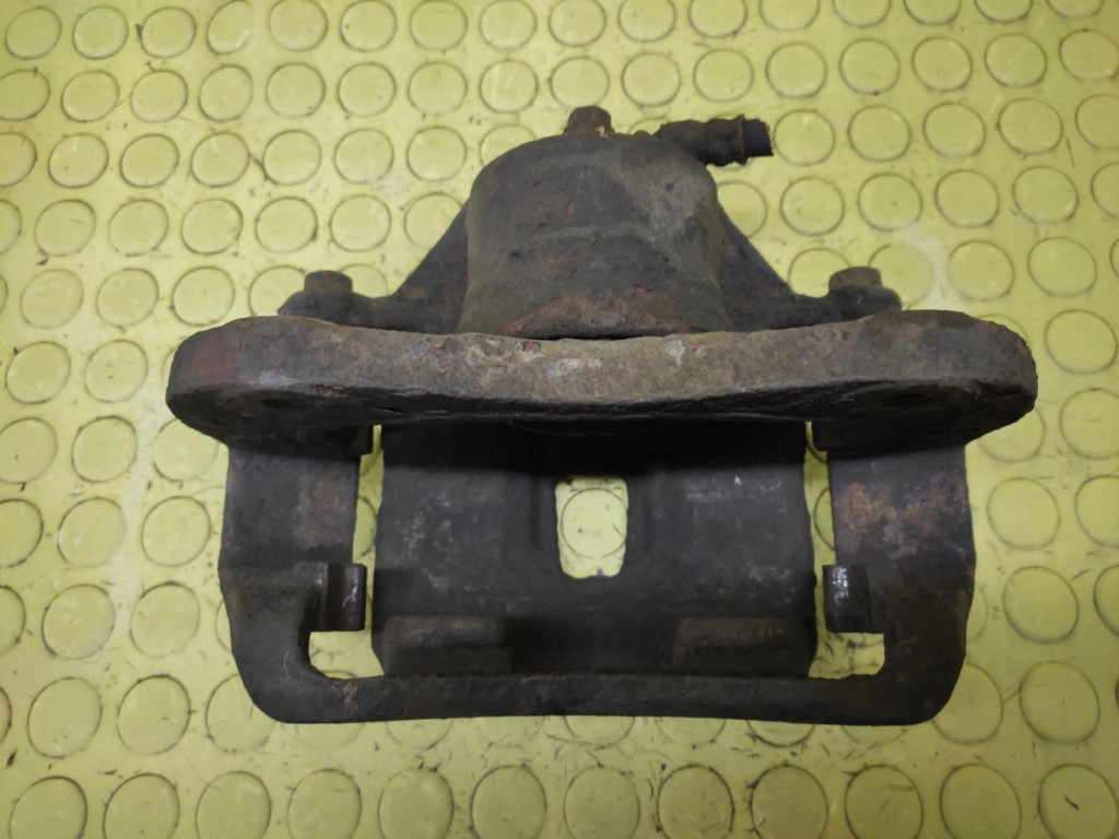 KIA SPORTAGE II 2.0 CRDI caliper brake right front