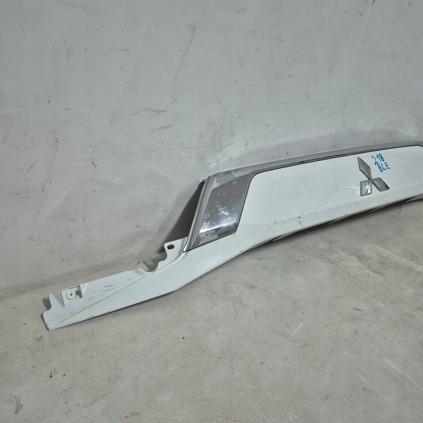 MITSUBISHI OUTLANDER III 3 LIFT 15-22 cap moulding cap bonnet rear part