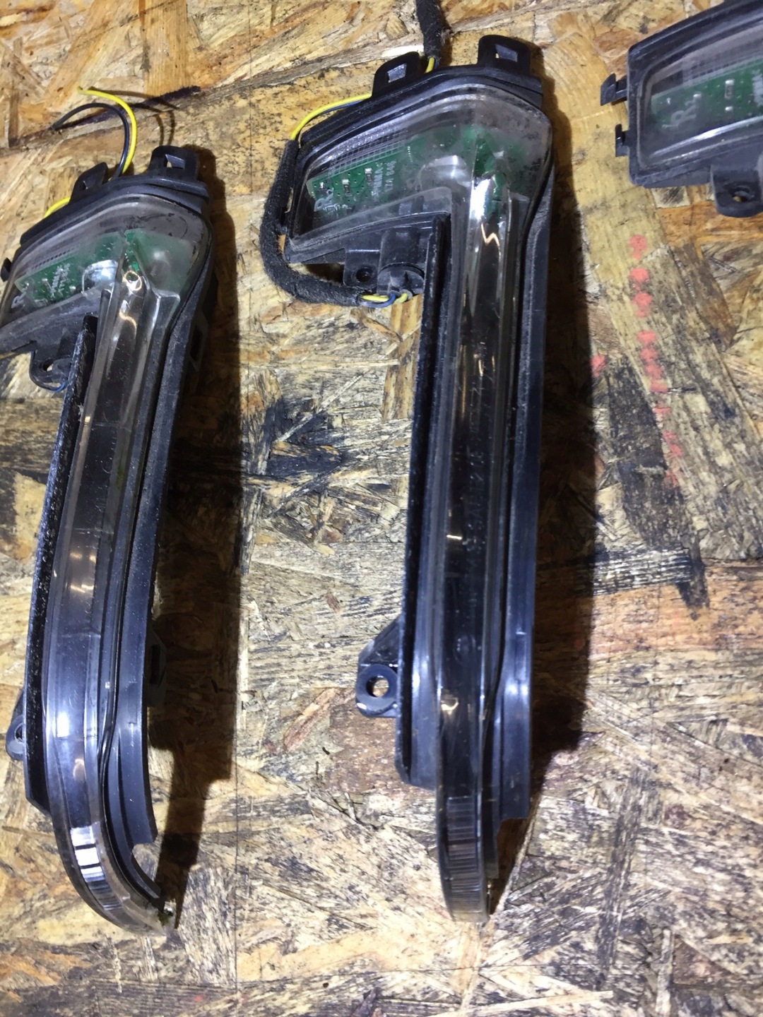 AUDI A4 B8 A5 8T indicator right 8K0949102A
