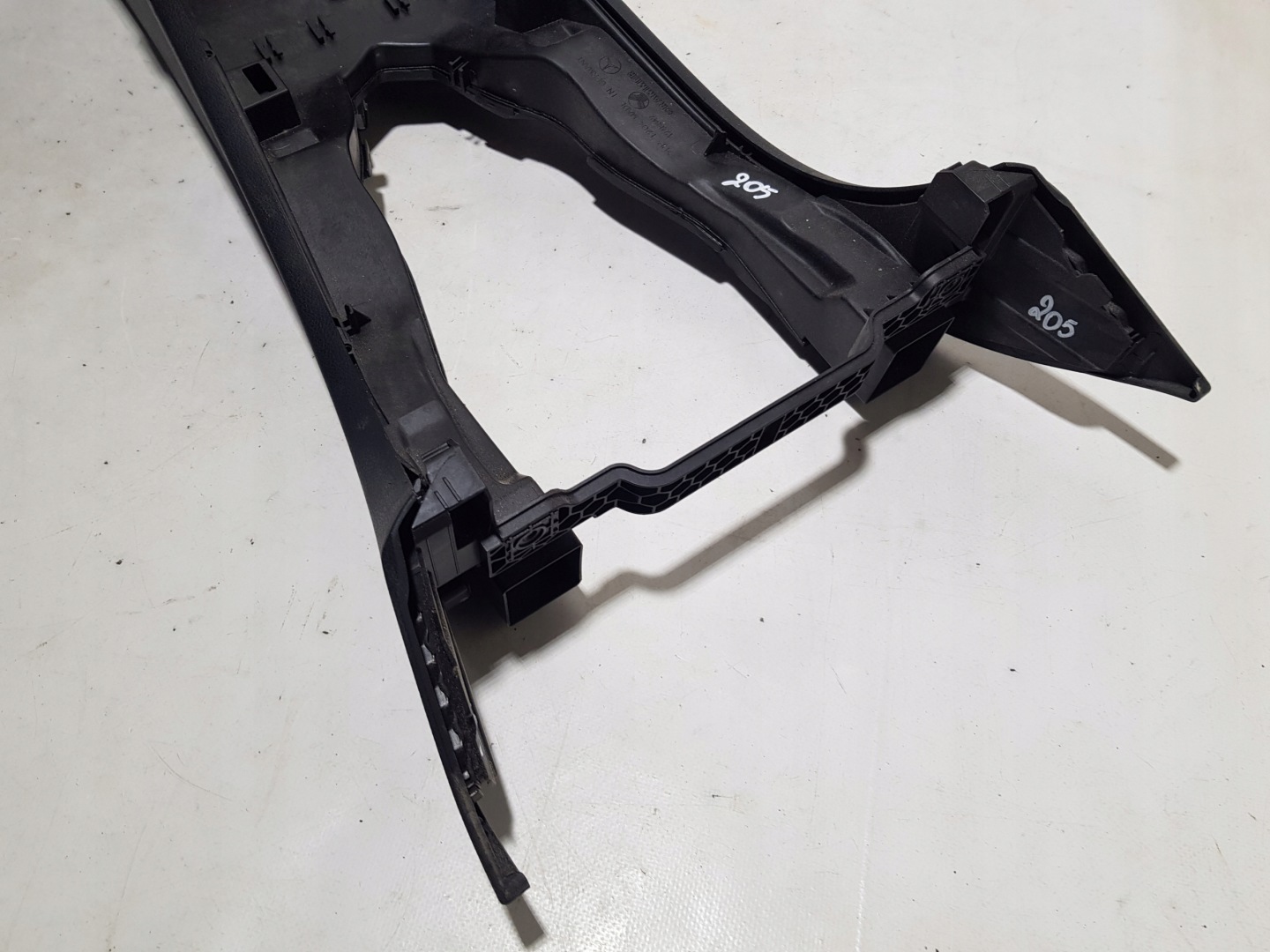 TUNEL central armrest MERCEDES W205