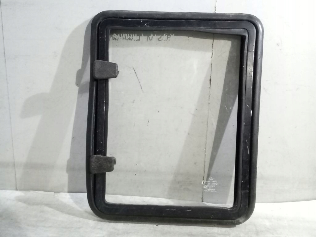 Mercedes T1 Kaczka window side left rear part uchylna