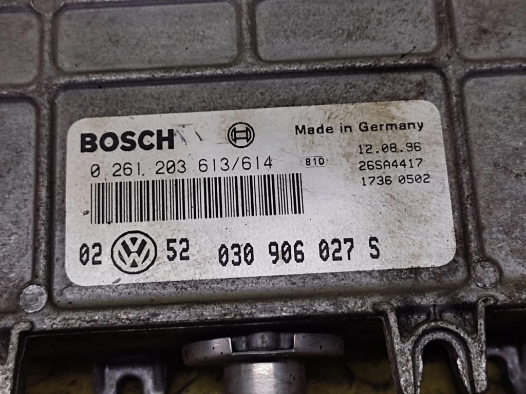 VW GOLF III unité de commande électronique uce moteur 0261203613/614