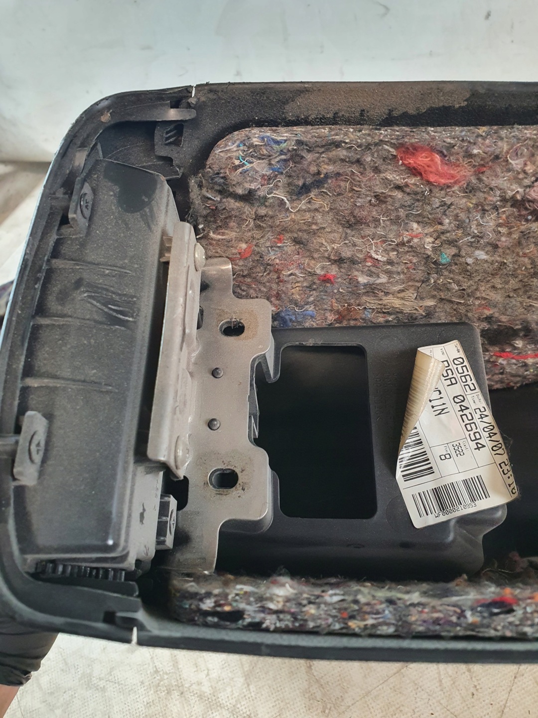 TUNEL central armrest OE 1296687 KIA CEED FL 09-12r.