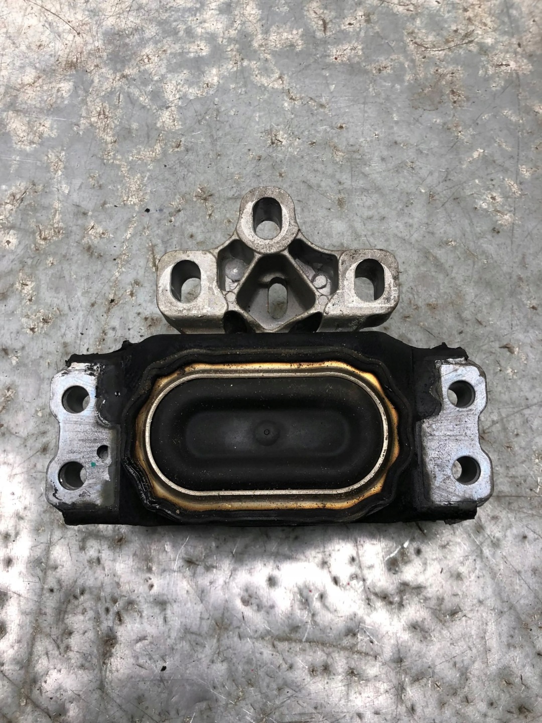holder engine mount AUDI Q3 8U 8J0199555K