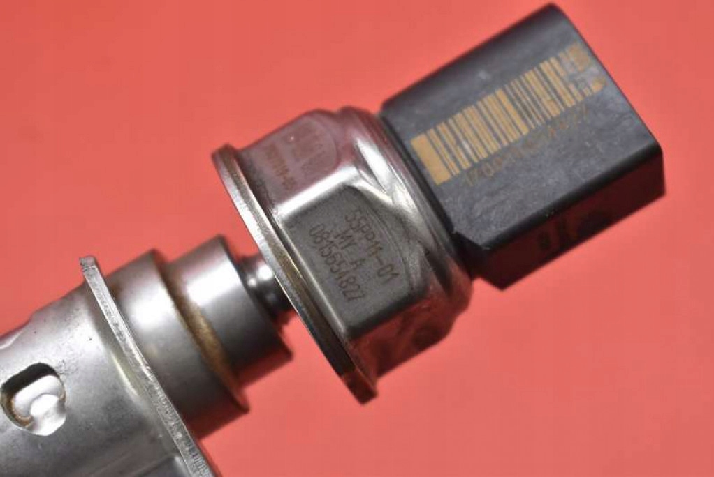 Rampe injection 7562474 BMW E90 E91 2.0i 143 KM 04-10
