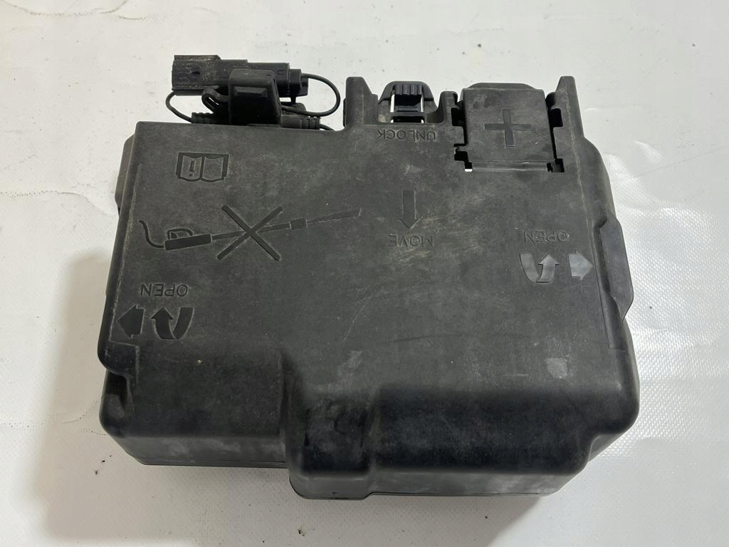 Module fusibles Complète OPEL CORSA E 18R 1.3 CDTI 39036690