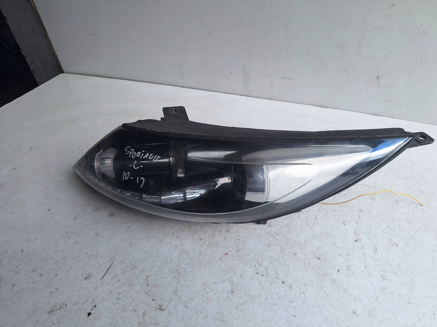 KIA SPORTAGE III 09-13 light left + LED UK-right hand drive 92101-3U270