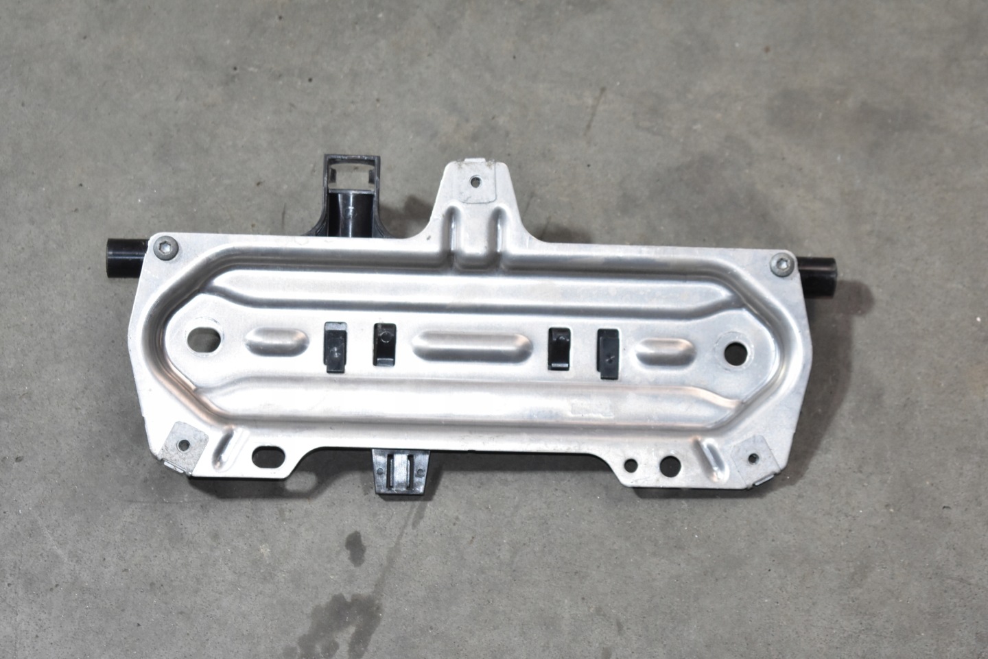 IDEALNA Blende Abdeckung Halter PRZEWODOW PORSCHE 992 1