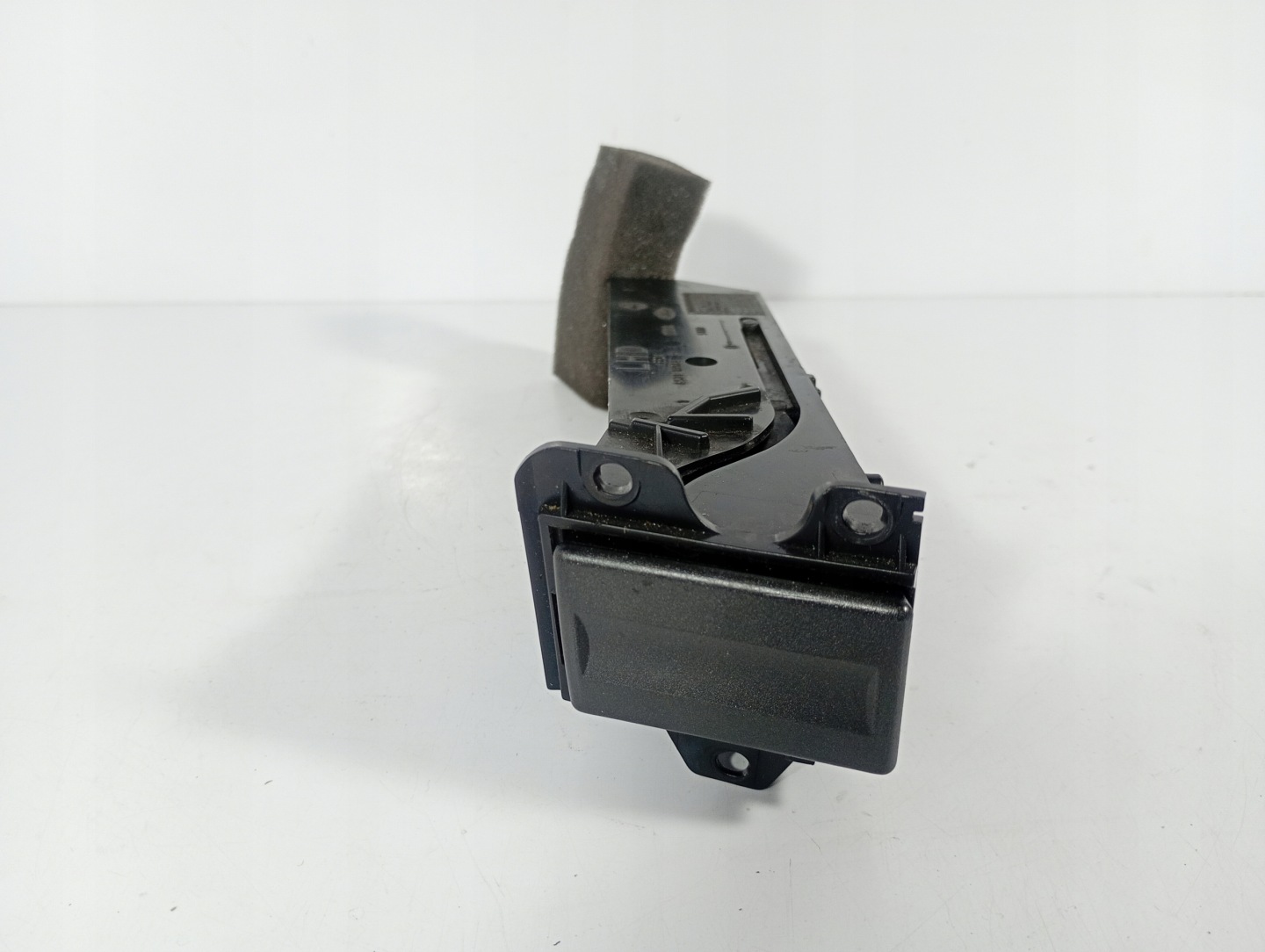 Ford Mondeo 3 III 02-07 bracket for CUPHOLDER OE 4S7113564