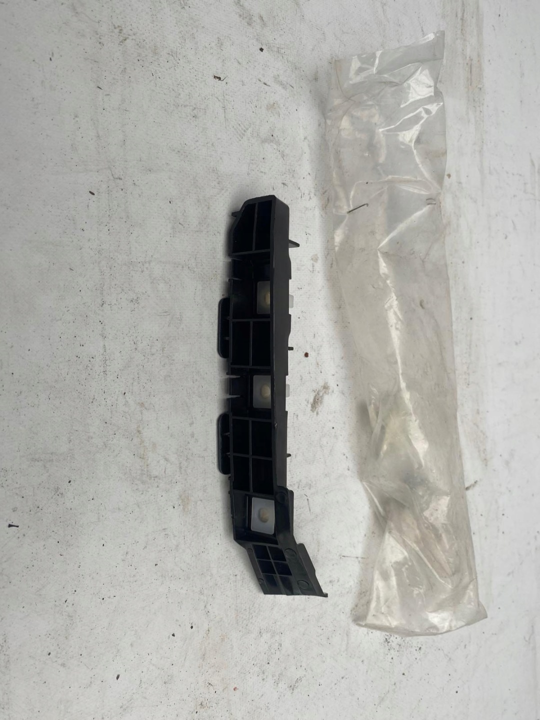 HYUNDAI I10 Support Support plaque Pare choc Gauche Arrière