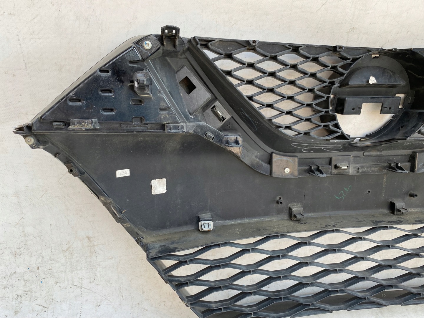 NISSAN MAXIMA VIII 16- grill grille radiator 623104RA0A