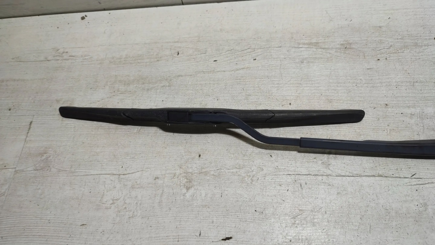KIA Rio IV 18r front side right wiper arm windows