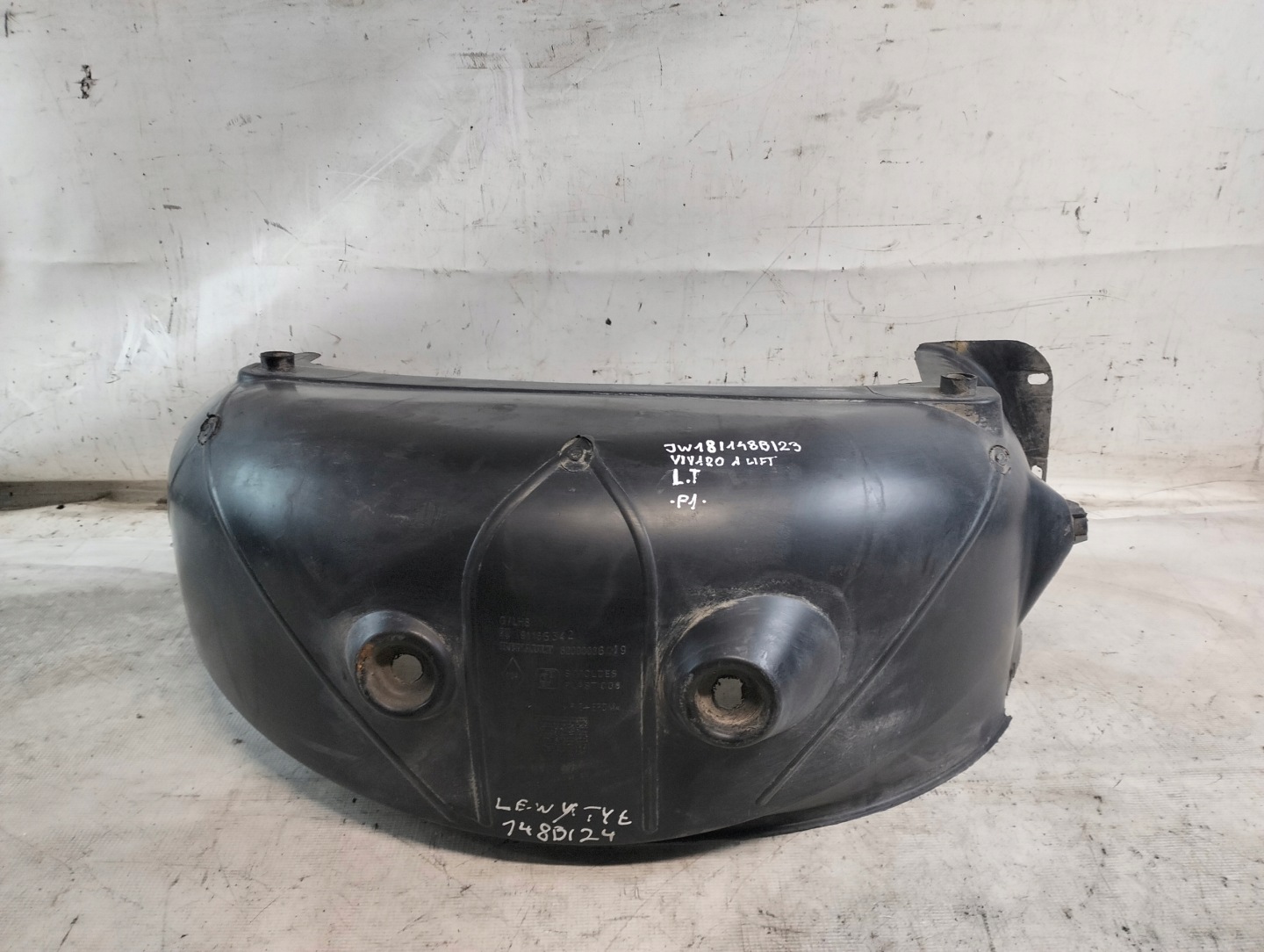 OPEL VIVARO A FL 2011r mudguard left rear part 91165342