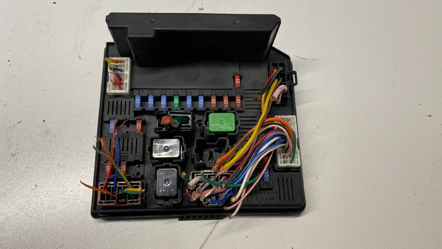 NISSAN QASHQAI J10 module control unit BSI BSM 522792F03