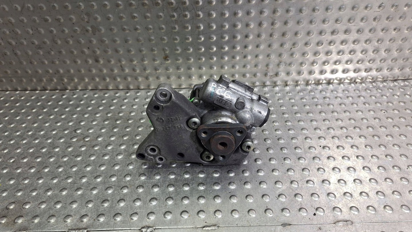 servo pump 7693974101 6760956 BMW E60 E61 530 3.0 D M57N