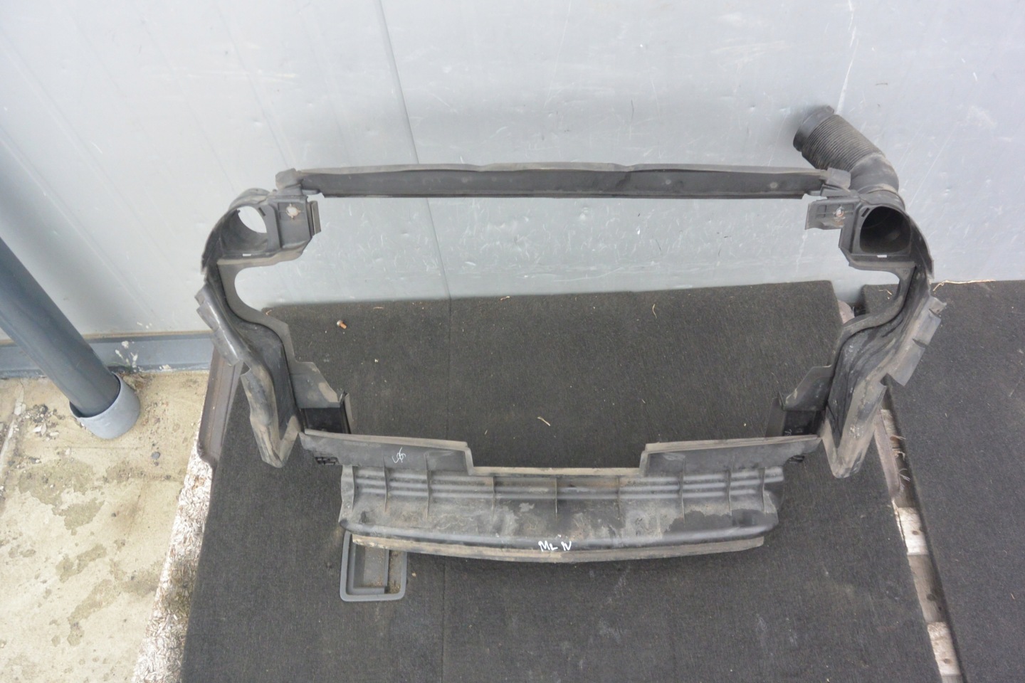 volant vzduchový přívod MERCEDES GL ML 164