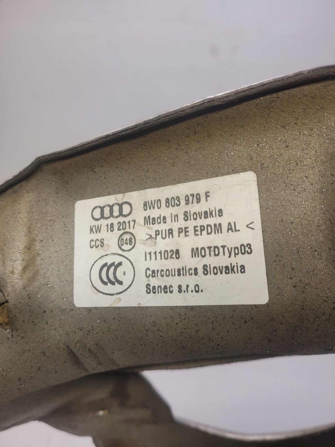 Blende Abdeckung TERMICZNA TUNELU AUDI A4 B9 A5 8W0803979F
