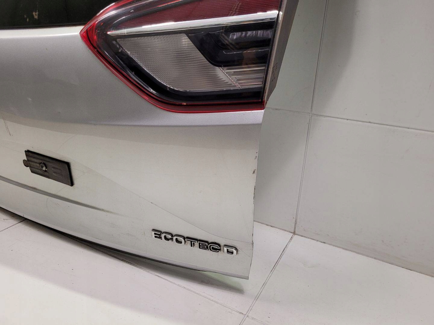 rear trunk door boot Opel Crossland X 2019