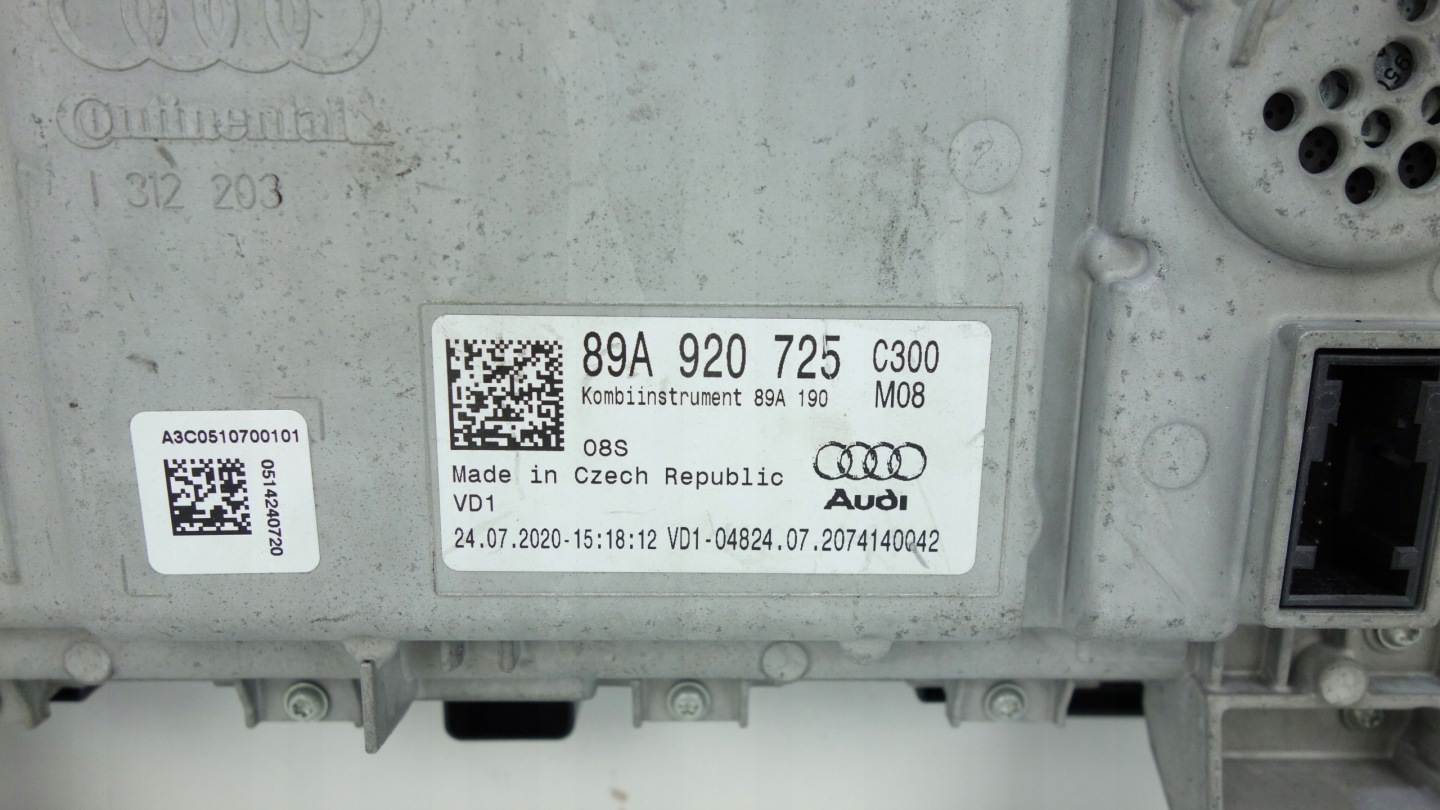 AUDI Q4 E-TRON 2021- VIRTUAL COCKPIT clock dials damaged 89A920725