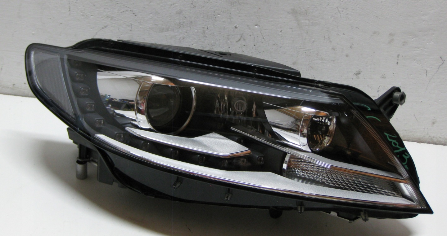 VW Passat CC 13R light right front XENON EU