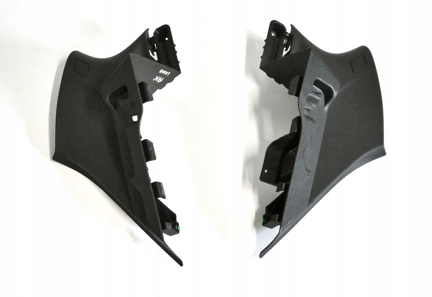 covers POSZYCIA SLUPKOW C OPEL ASTRA K 5 HB