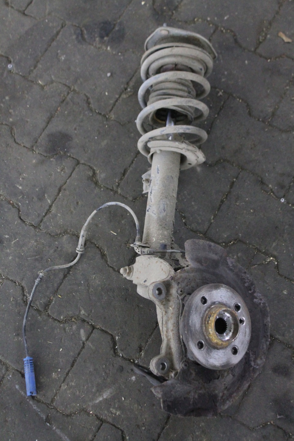 McPherson left front front MINI R56 1.6D 07-14
