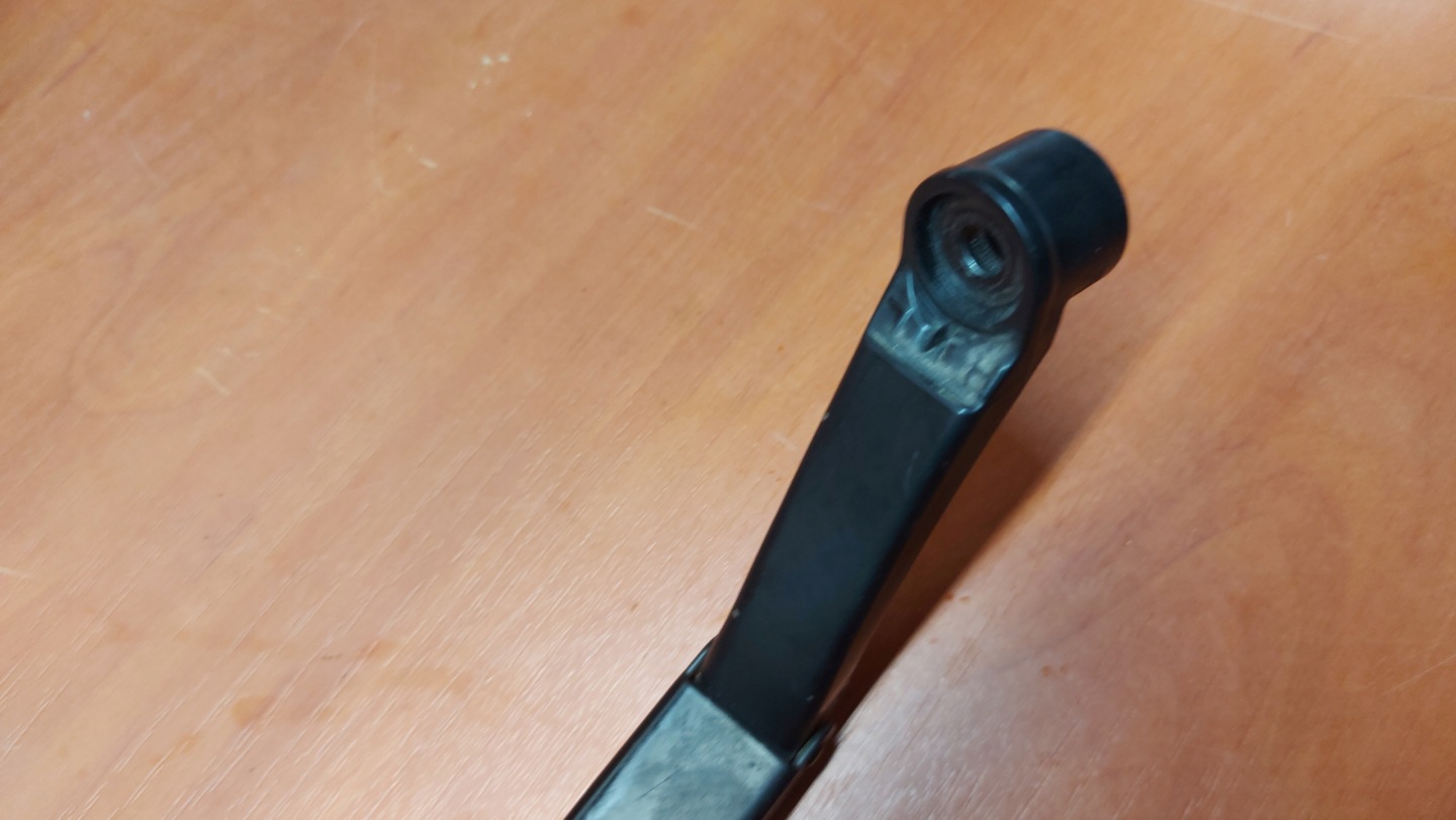 wiper arm front right right front TOYOTA AVENSIS T25 03