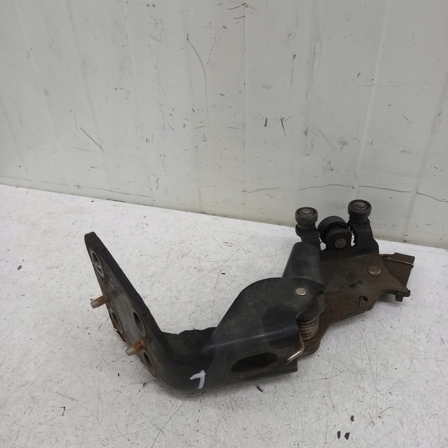 hinges door left front PEUGEOT 1007